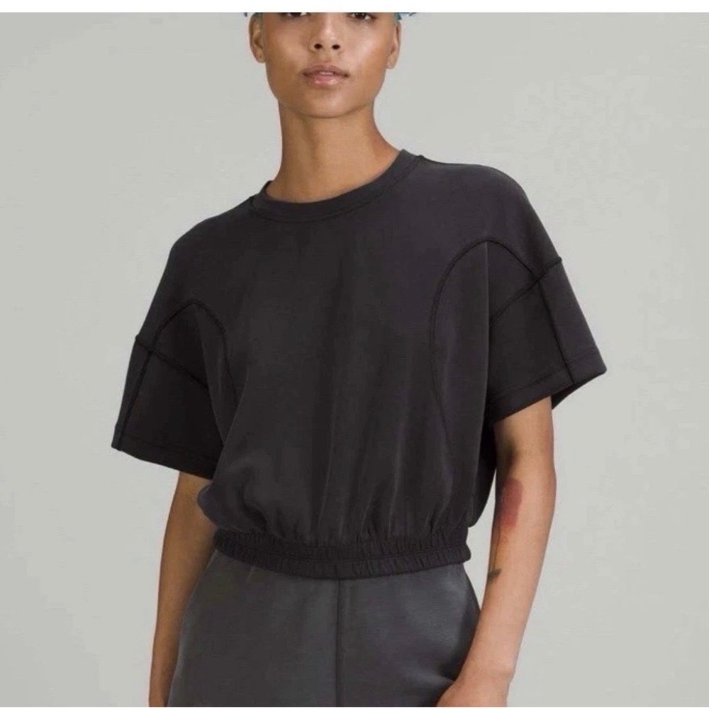 Lululemon Softstreme Gathered Cropped Short Sleeve T-Shirt Black LW3FO6S Size 6